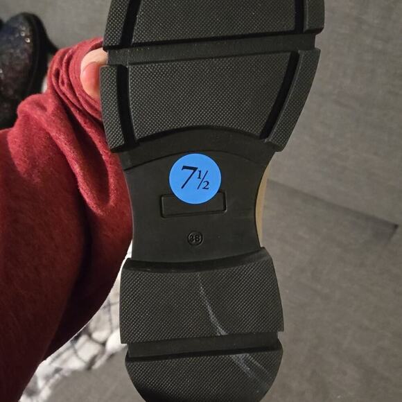 Cruza Tendencia Suede Lug Sole Chelsea Boots NWOT‎ - Picture 4 of 5